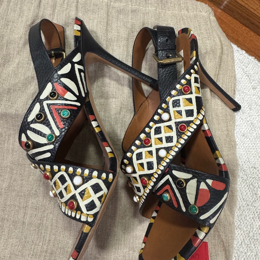 Valentino Garavani Studded Tribal Heels Sandals Leather Slingback. - Picture 6 of 6